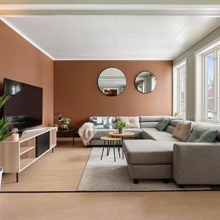 Central And Newly Renovated Apartment For Rent 트롬쇠 외부 사진